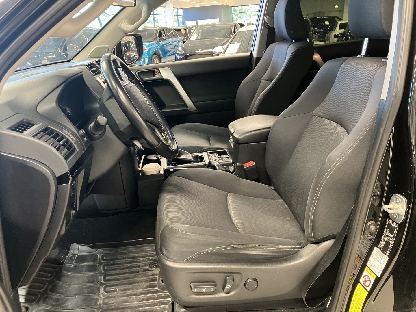TOYOTA Land Cruiser 2018