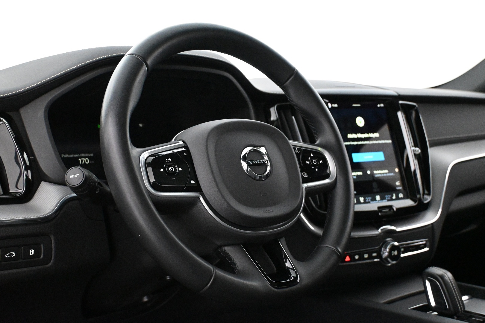 VOLVO XC60 2022
