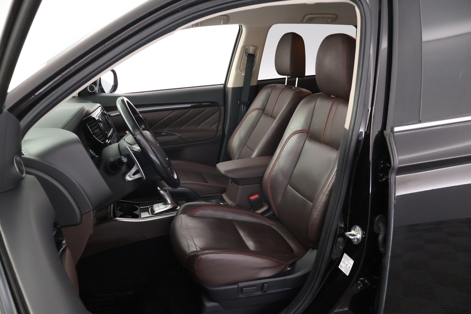 MITSUBISHI Outlander PHEV 2016