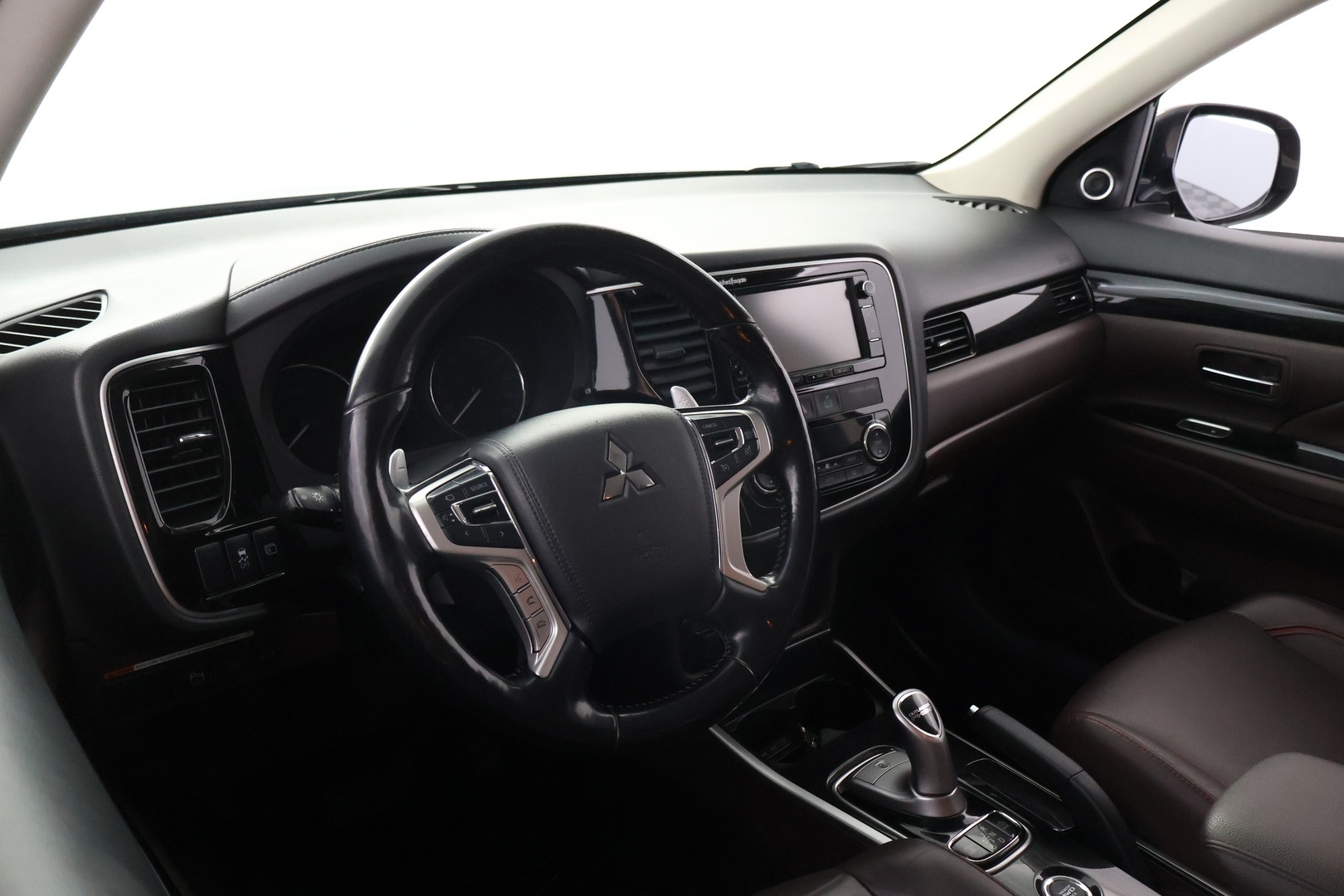 MITSUBISHI Outlander PHEV 2016