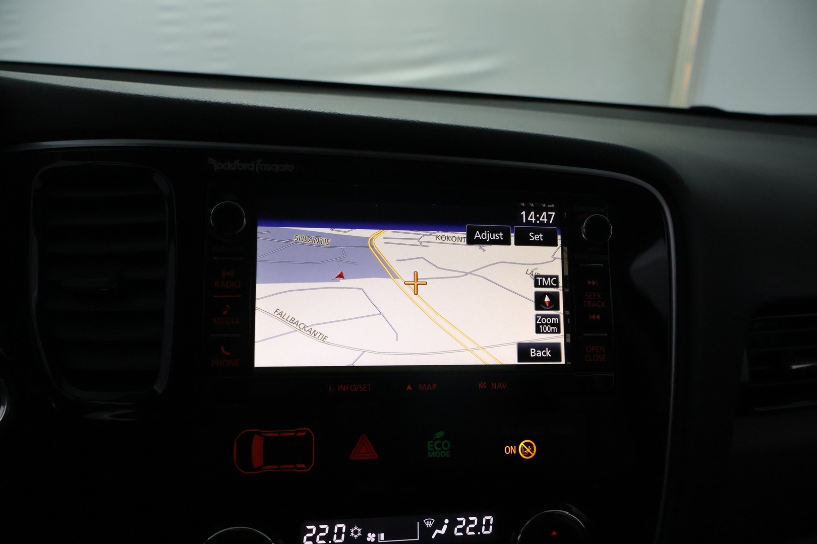 MITSUBISHI Outlander PHEV 2016