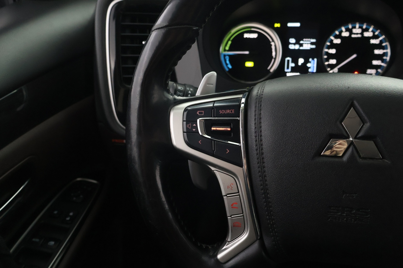 MITSUBISHI Outlander PHEV 2016