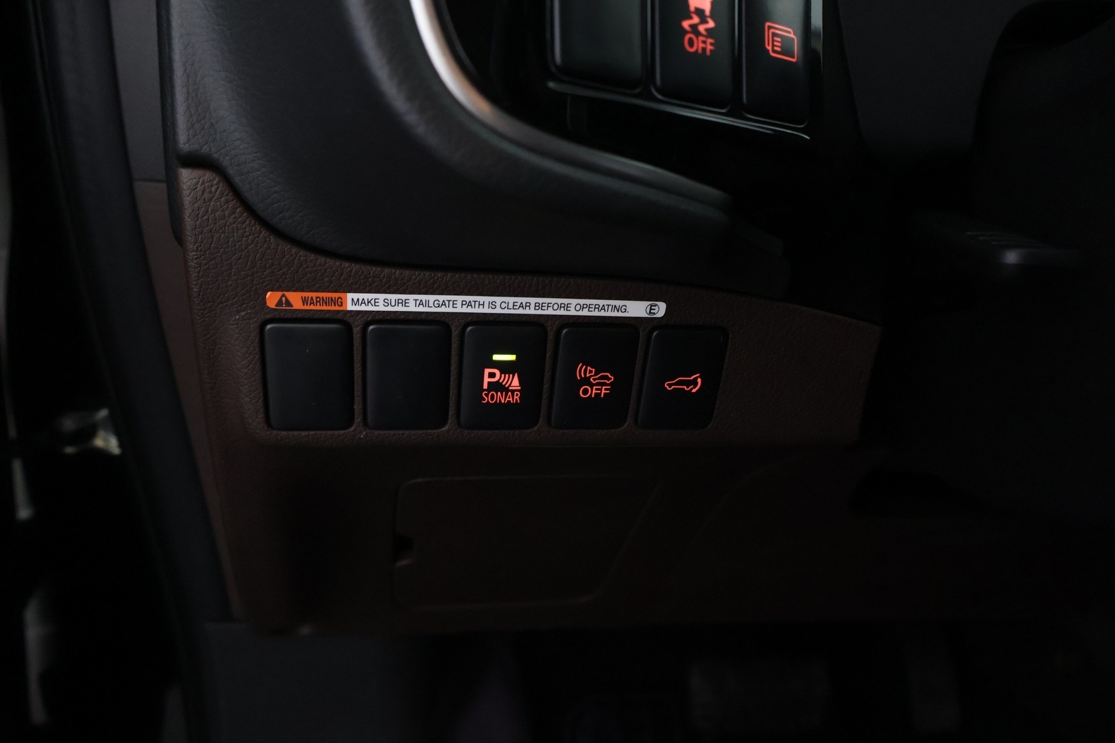 MITSUBISHI Outlander PHEV 2016