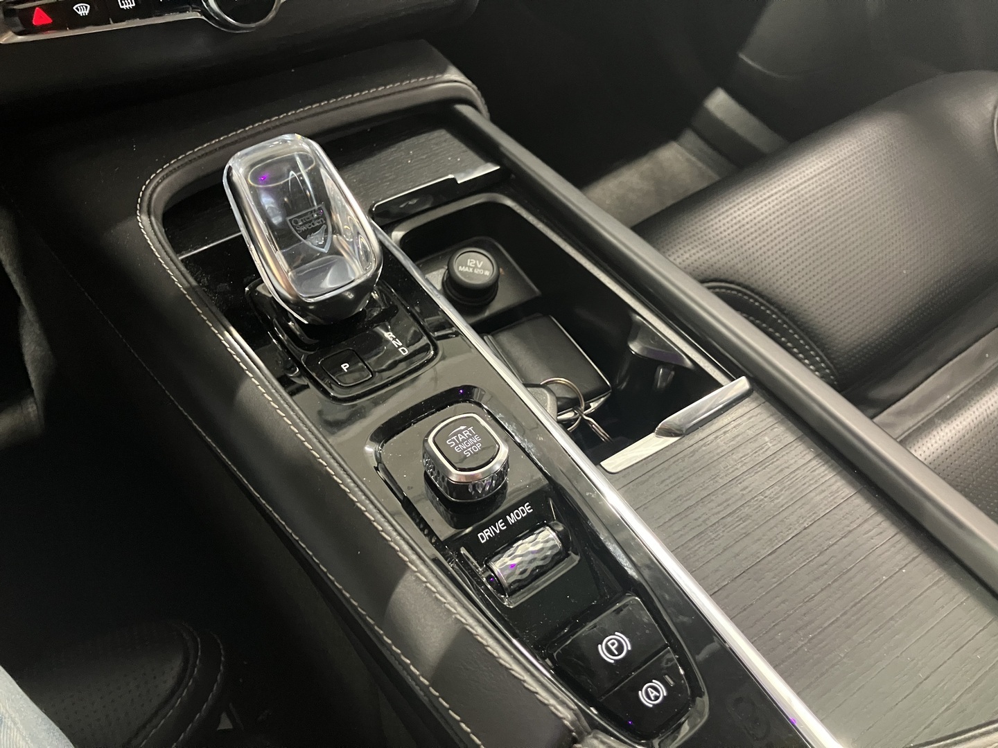 VOLVO XC90 2020