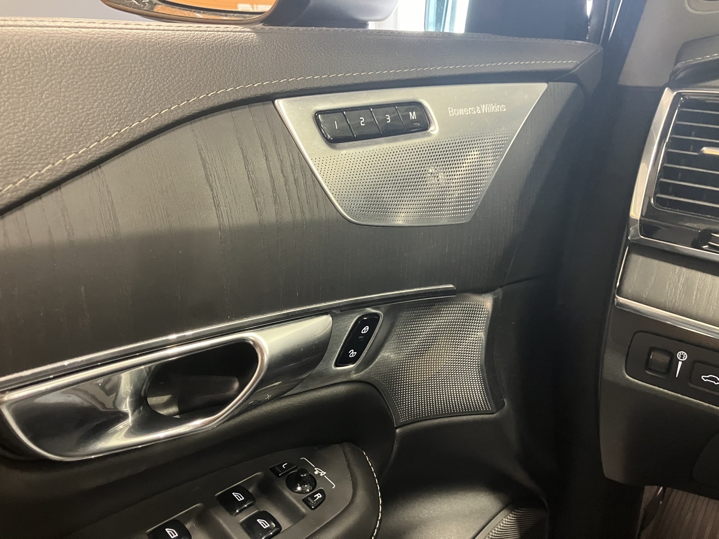 VOLVO XC90 2020
