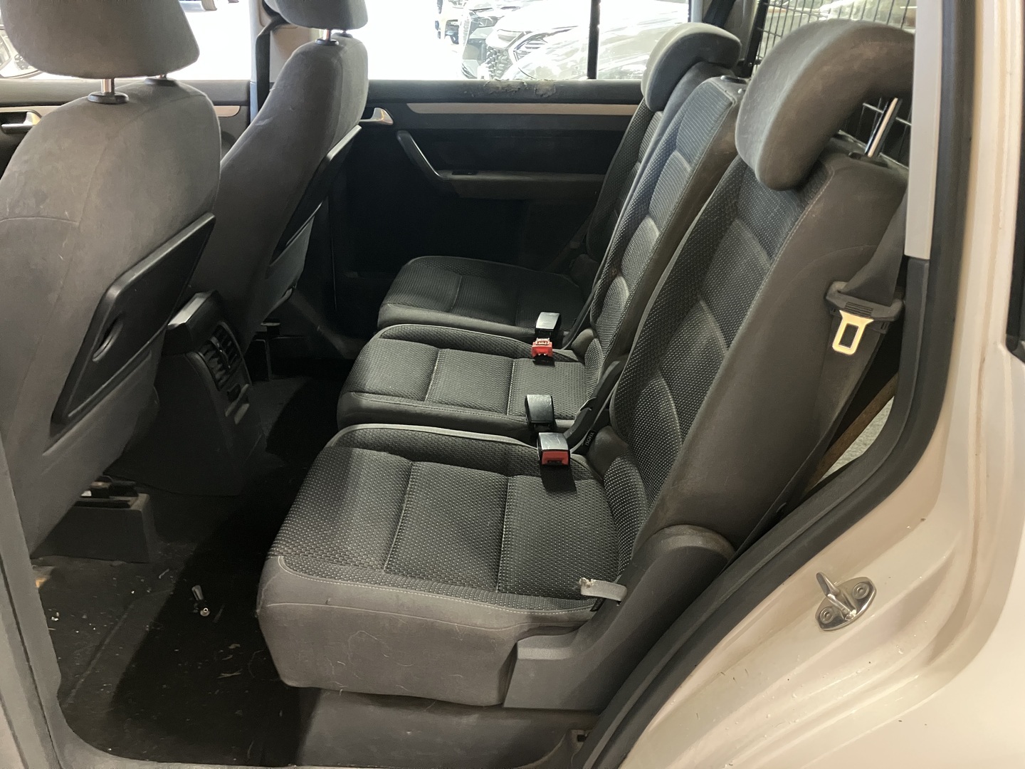 VOLKSWAGEN Touran 2011