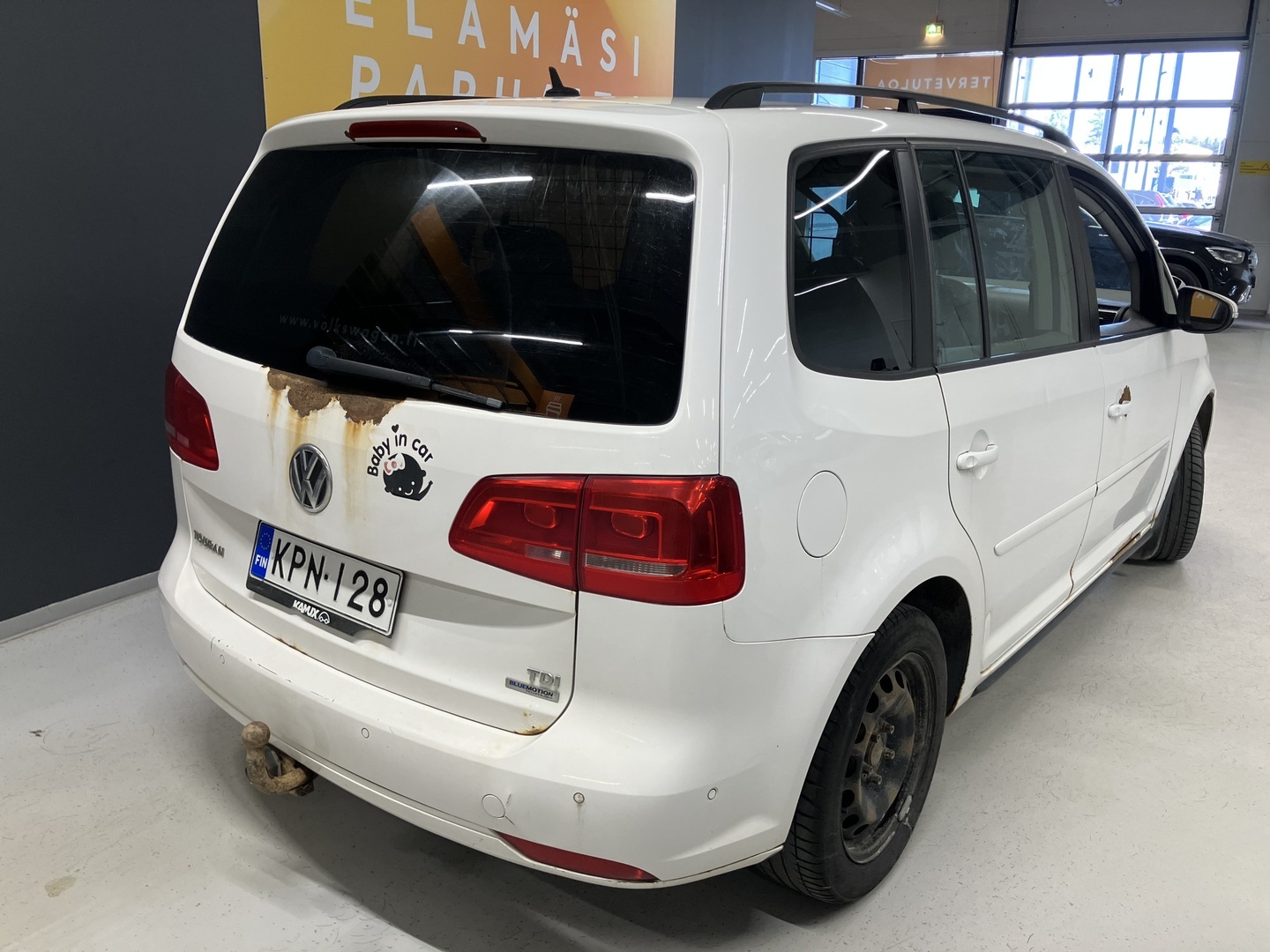 VOLKSWAGEN Touran 2011