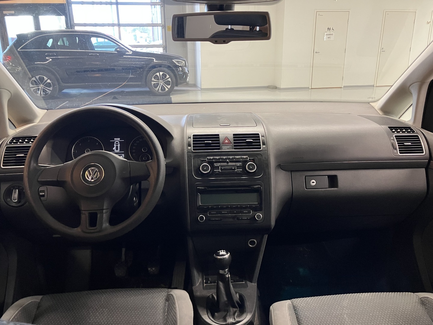 VOLKSWAGEN Touran 2011