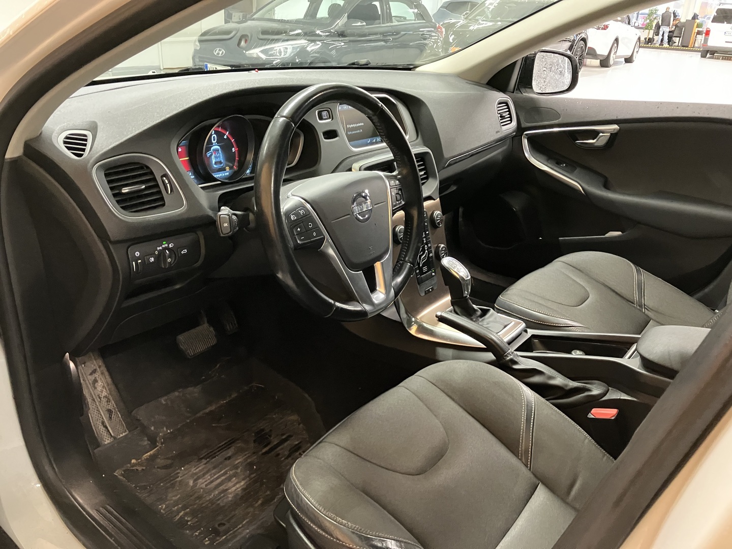 VOLVO V40 Cross Country 2013