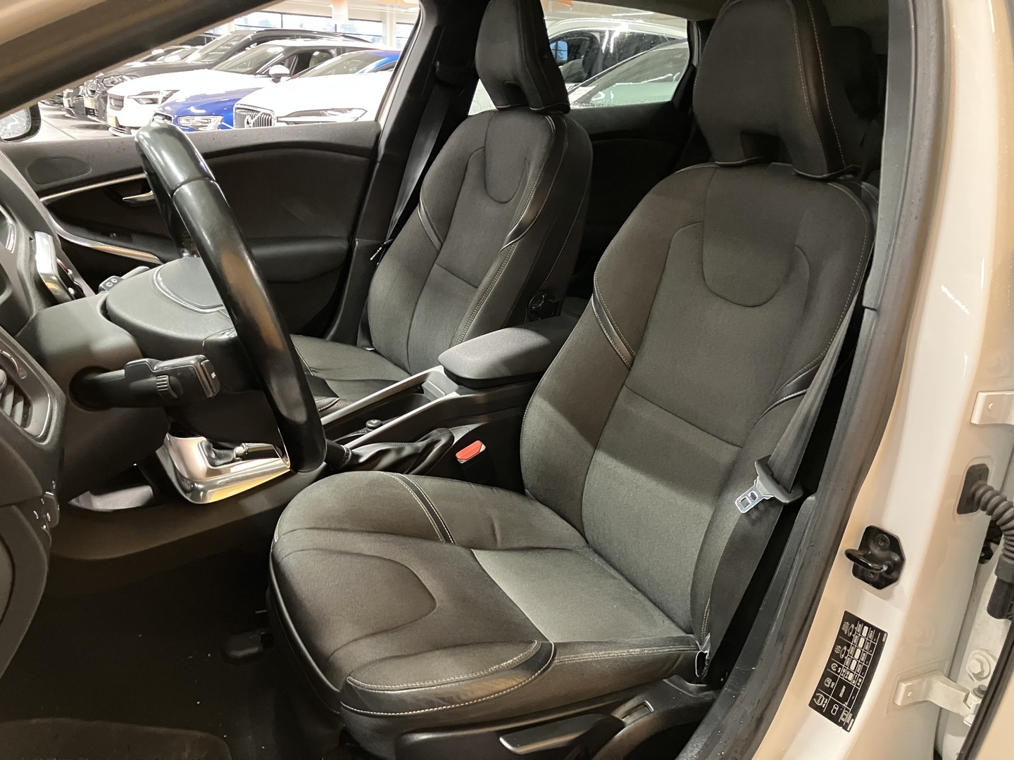 VOLVO V40 Cross Country 2013