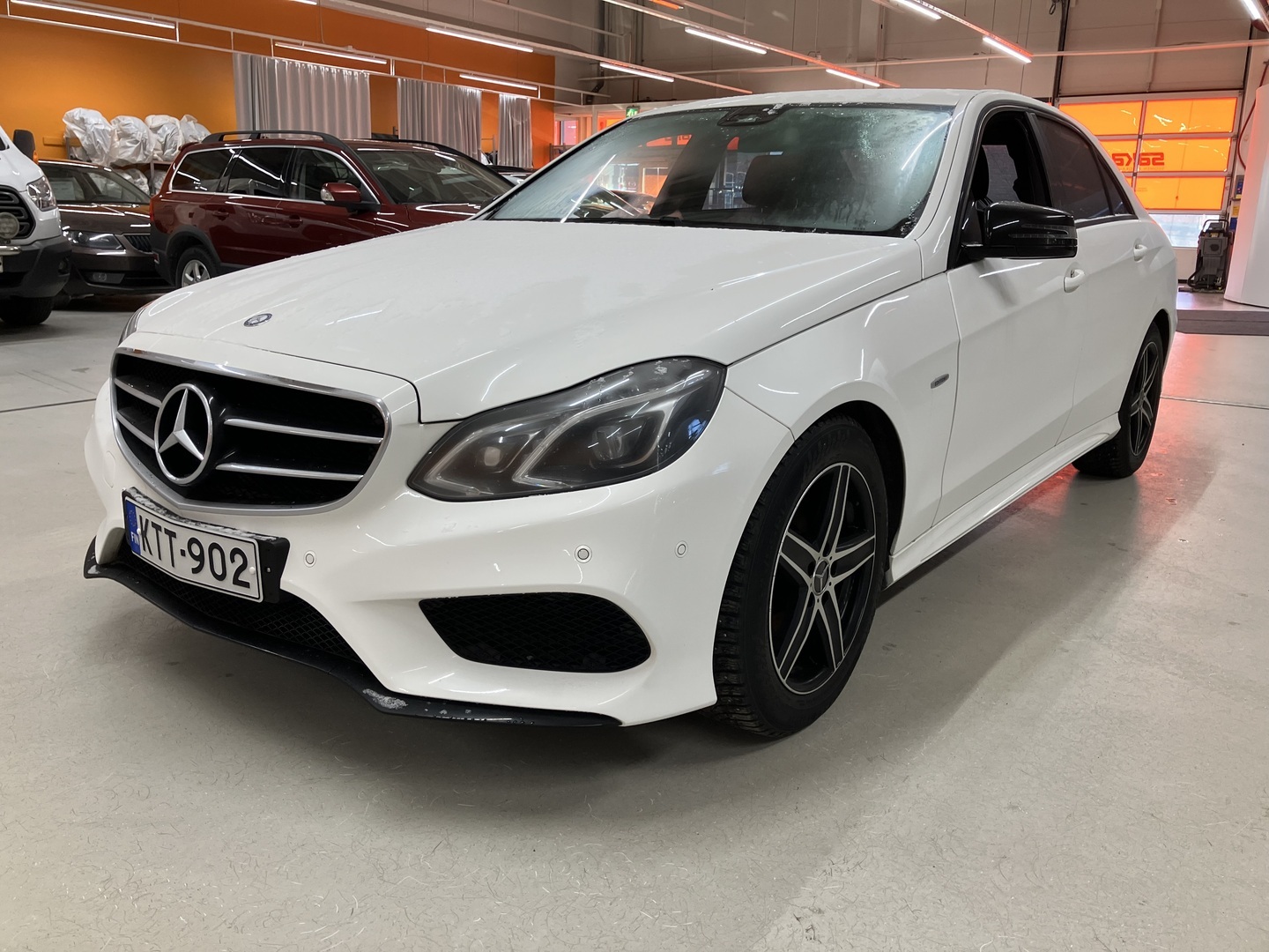 MERCEDES-BENZ E 2016
