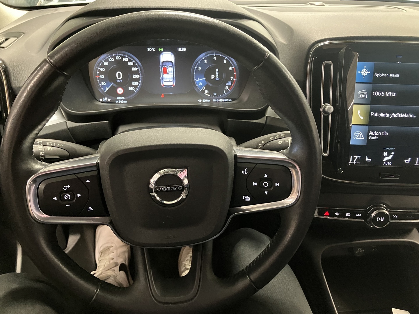 VOLVO XC40 2021