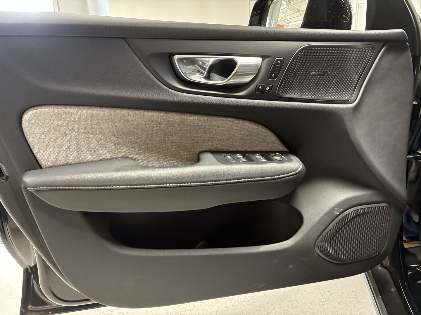 VOLVO V60 2023