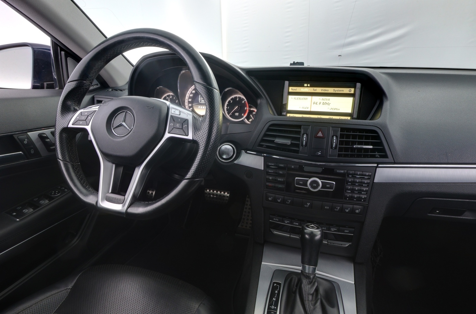 MERCEDES-BENZ E 2012