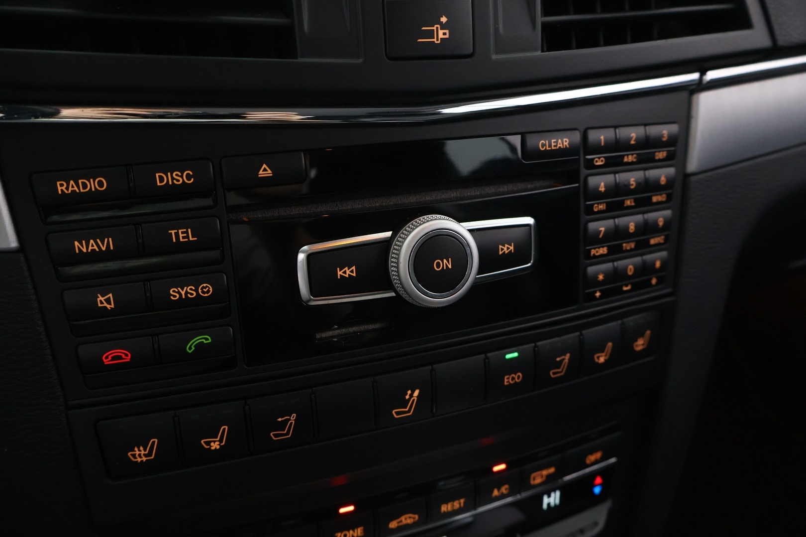 MERCEDES-BENZ E 2012