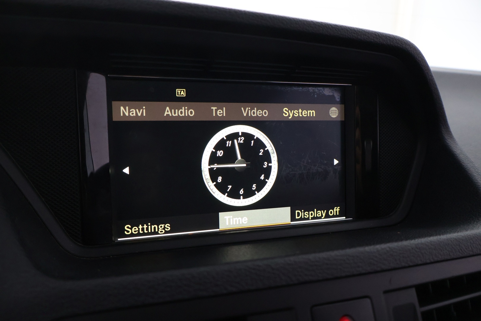 MERCEDES-BENZ E 2012