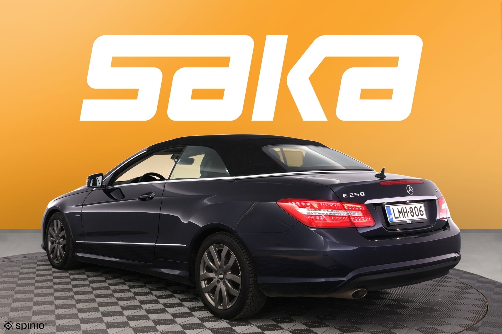 MERCEDES-BENZ E 2012