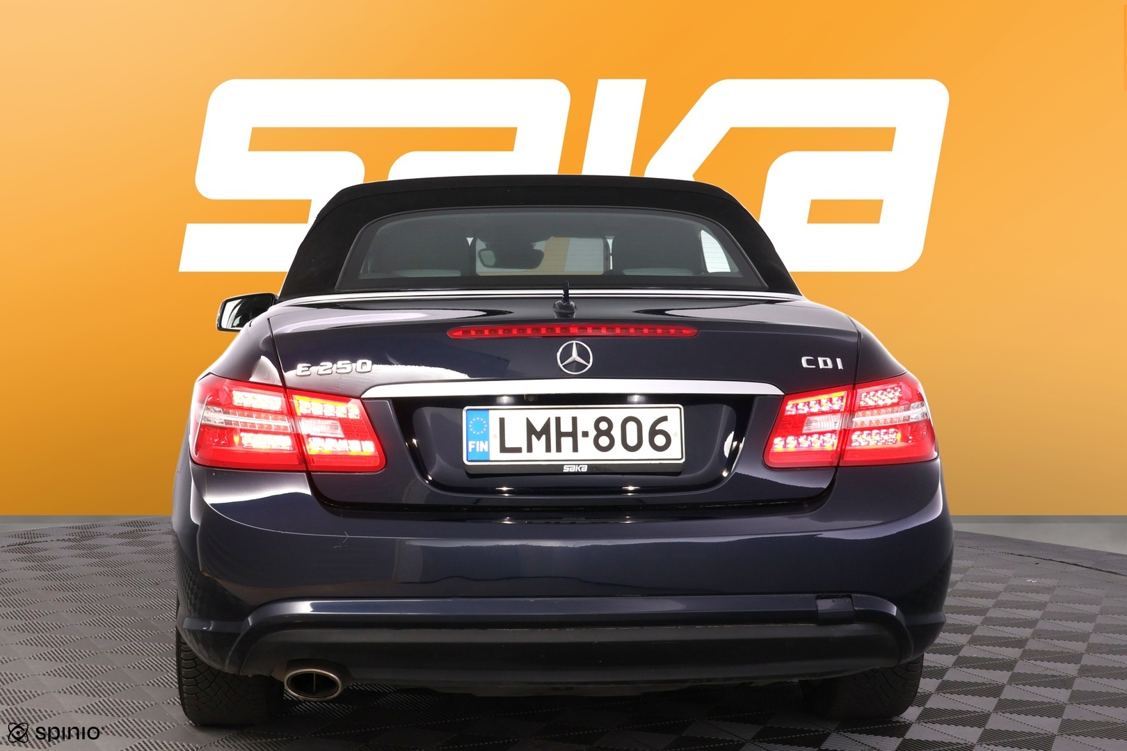 MERCEDES-BENZ E 2012