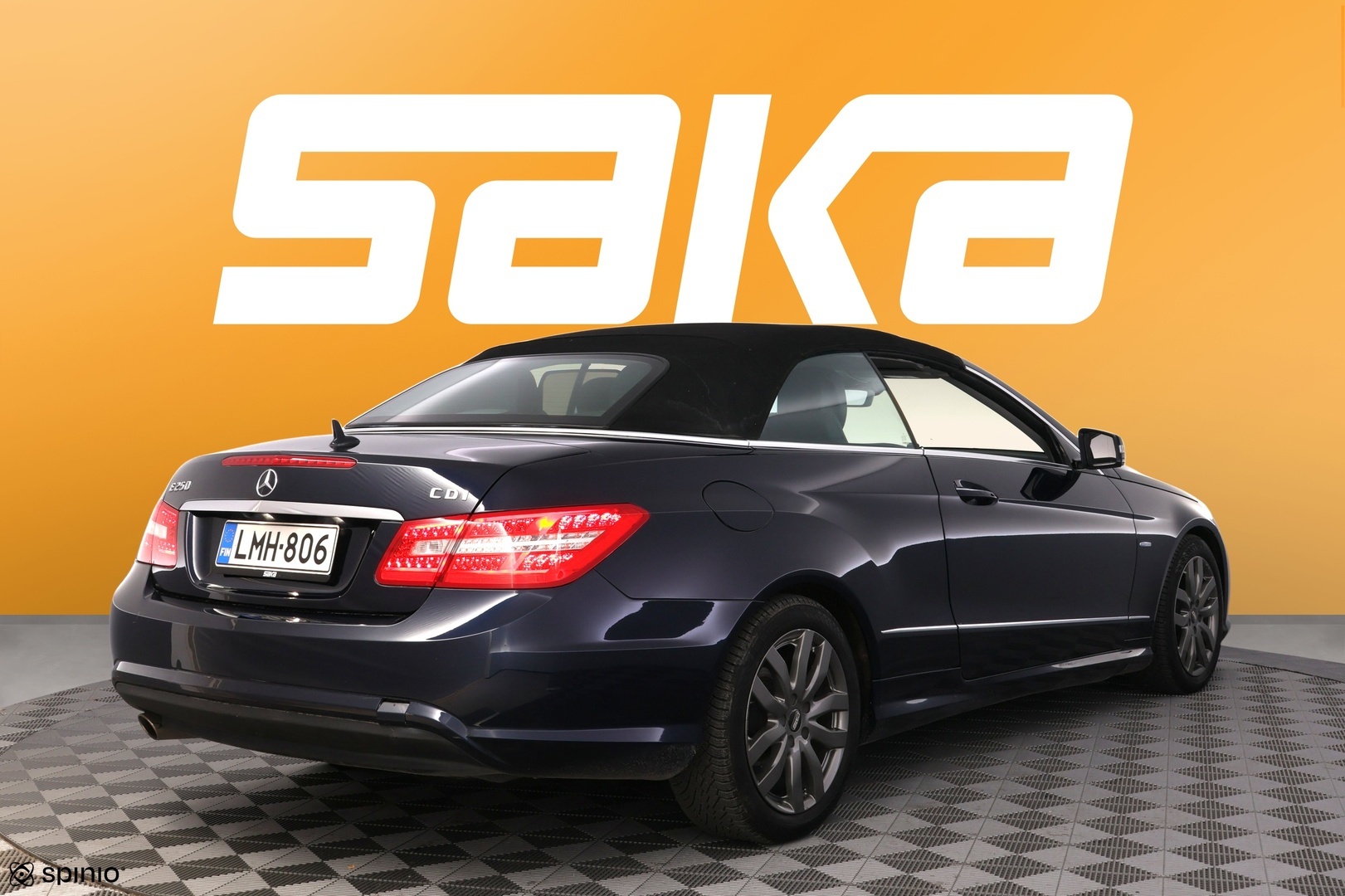 MERCEDES-BENZ E 2012