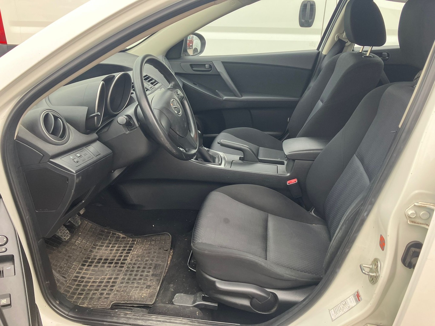 MAZDA Mazda3 2010