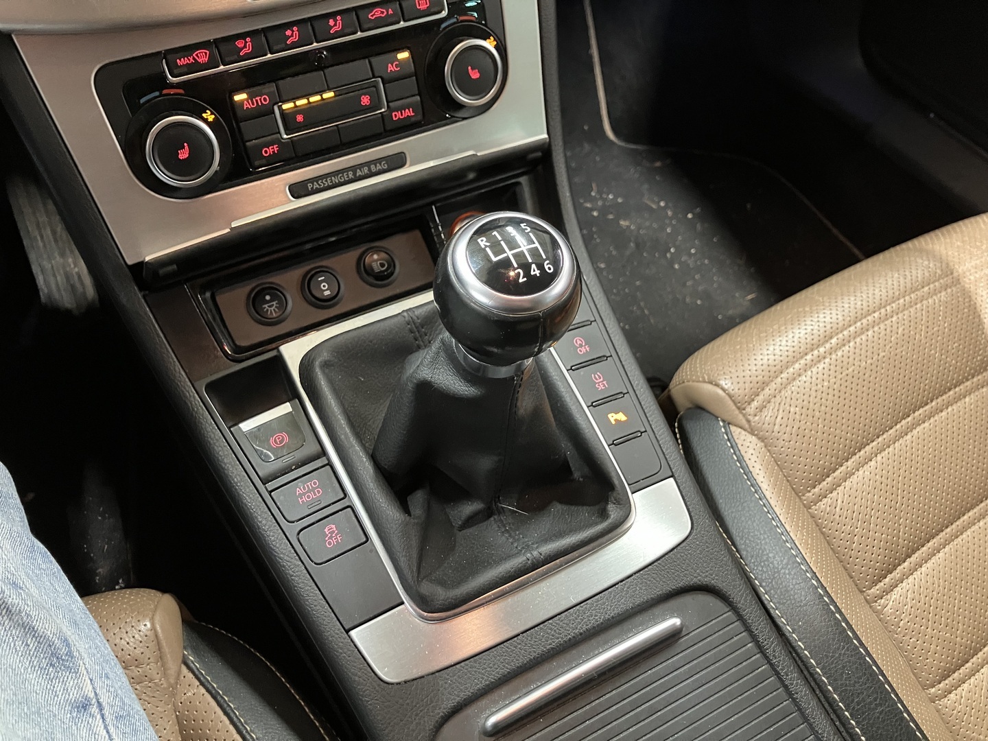 VOLKSWAGEN PASSAT CC 2011