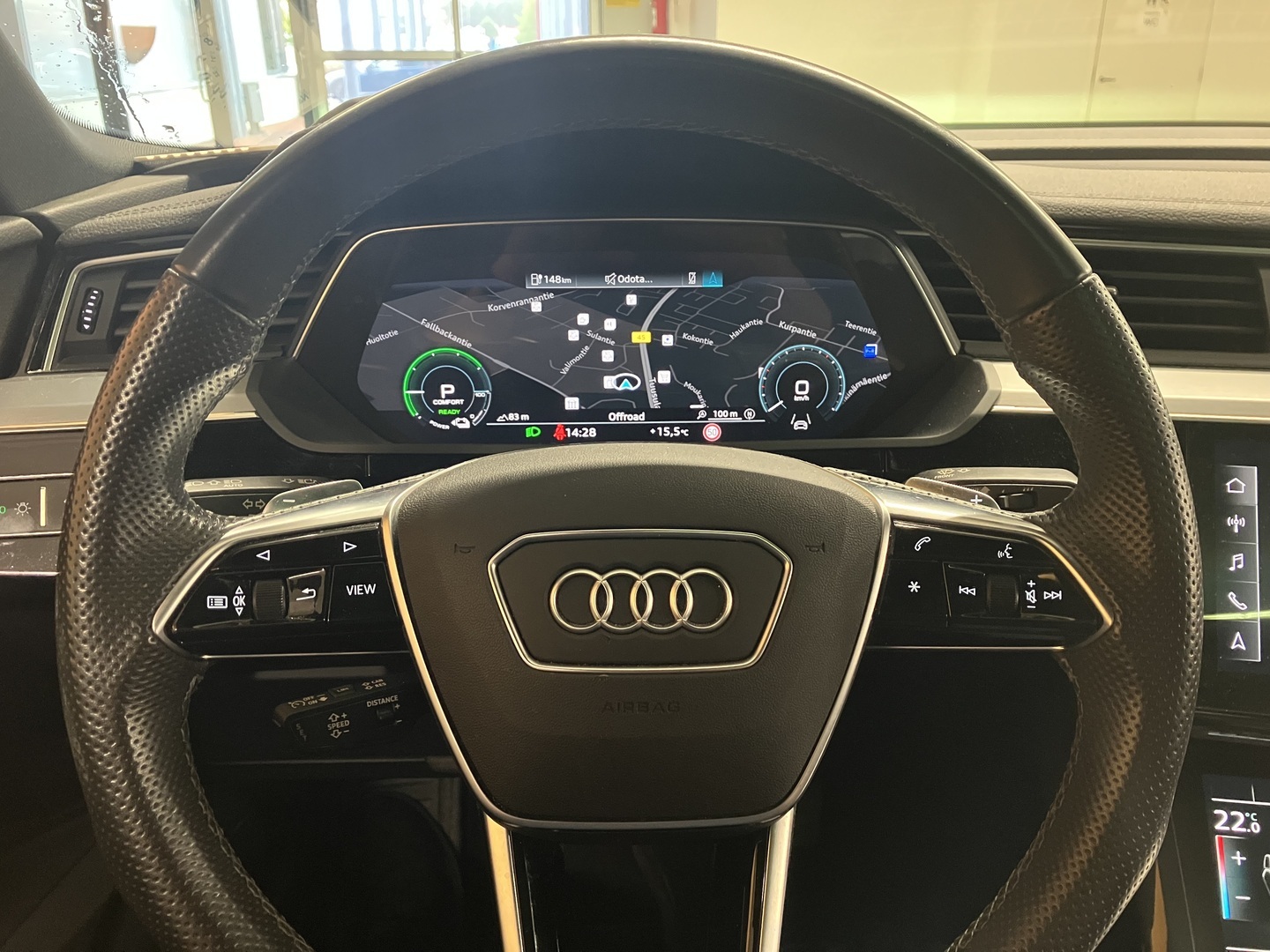 AUDI e-tron 2022