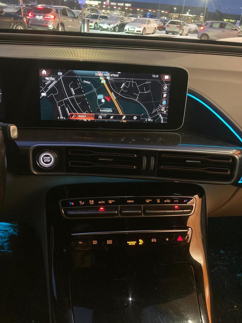 MERCEDES-BENZ EQC 2021