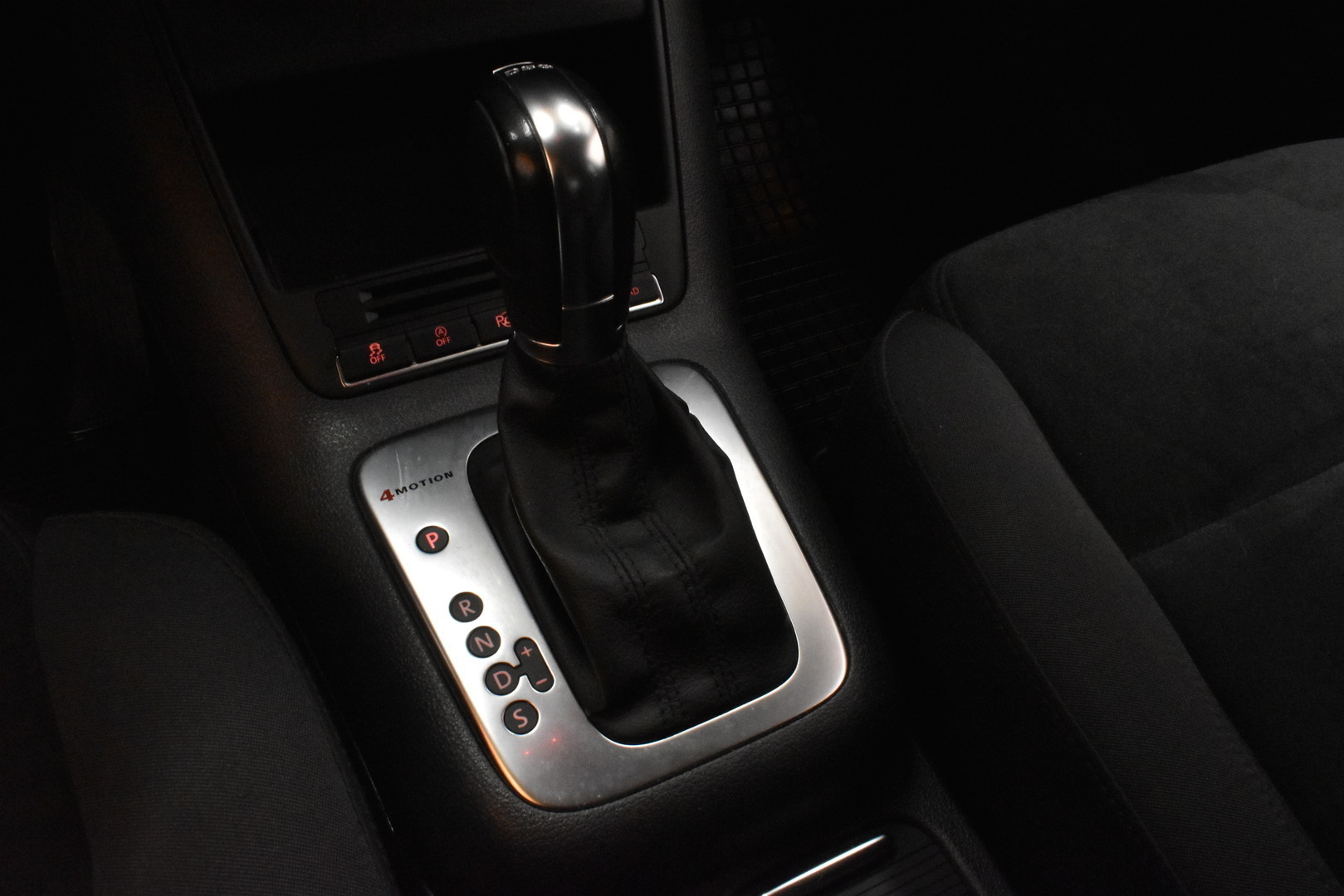 VOLKSWAGEN Tiguan 2013