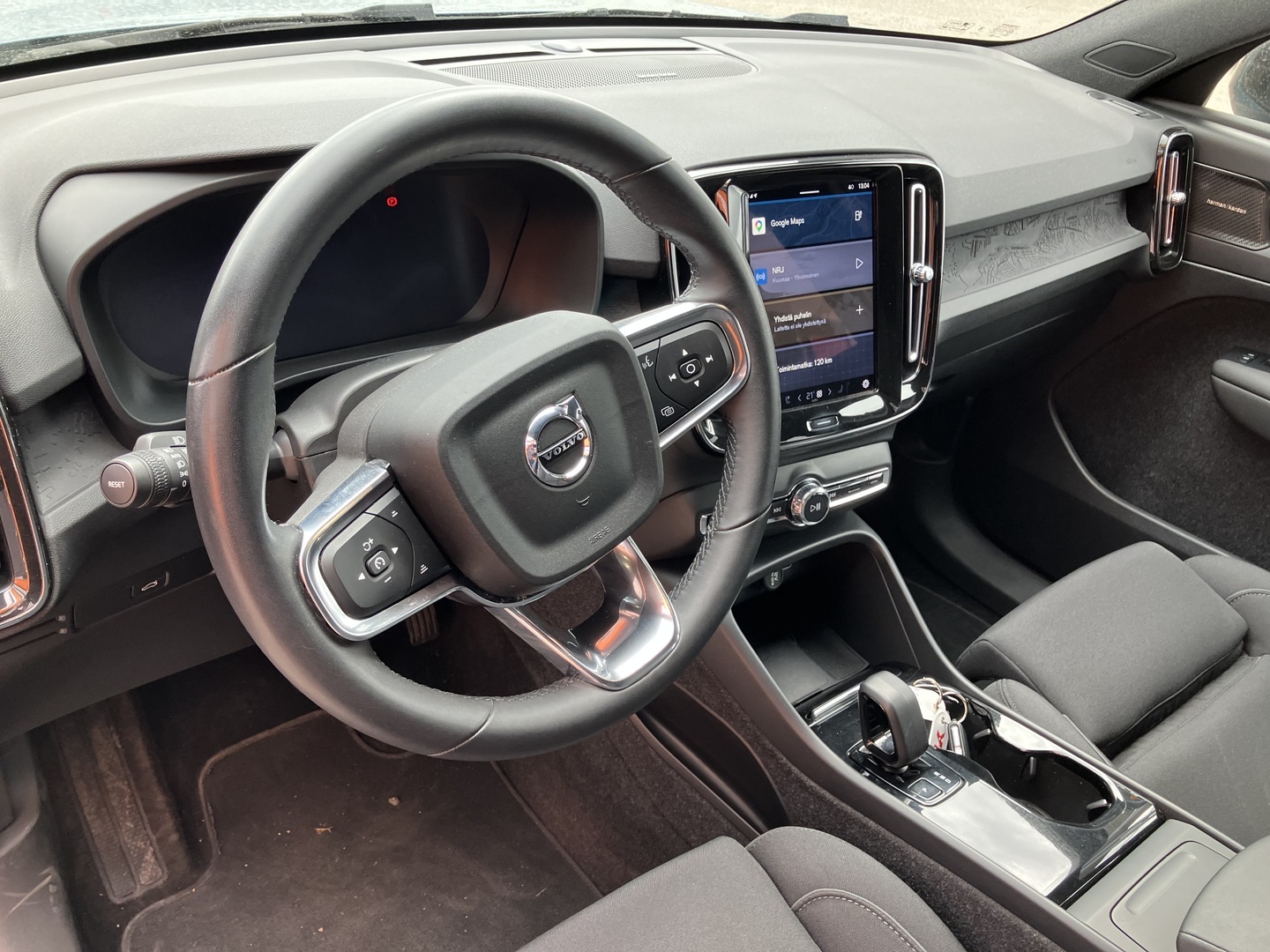 VOLVO XC40 2023