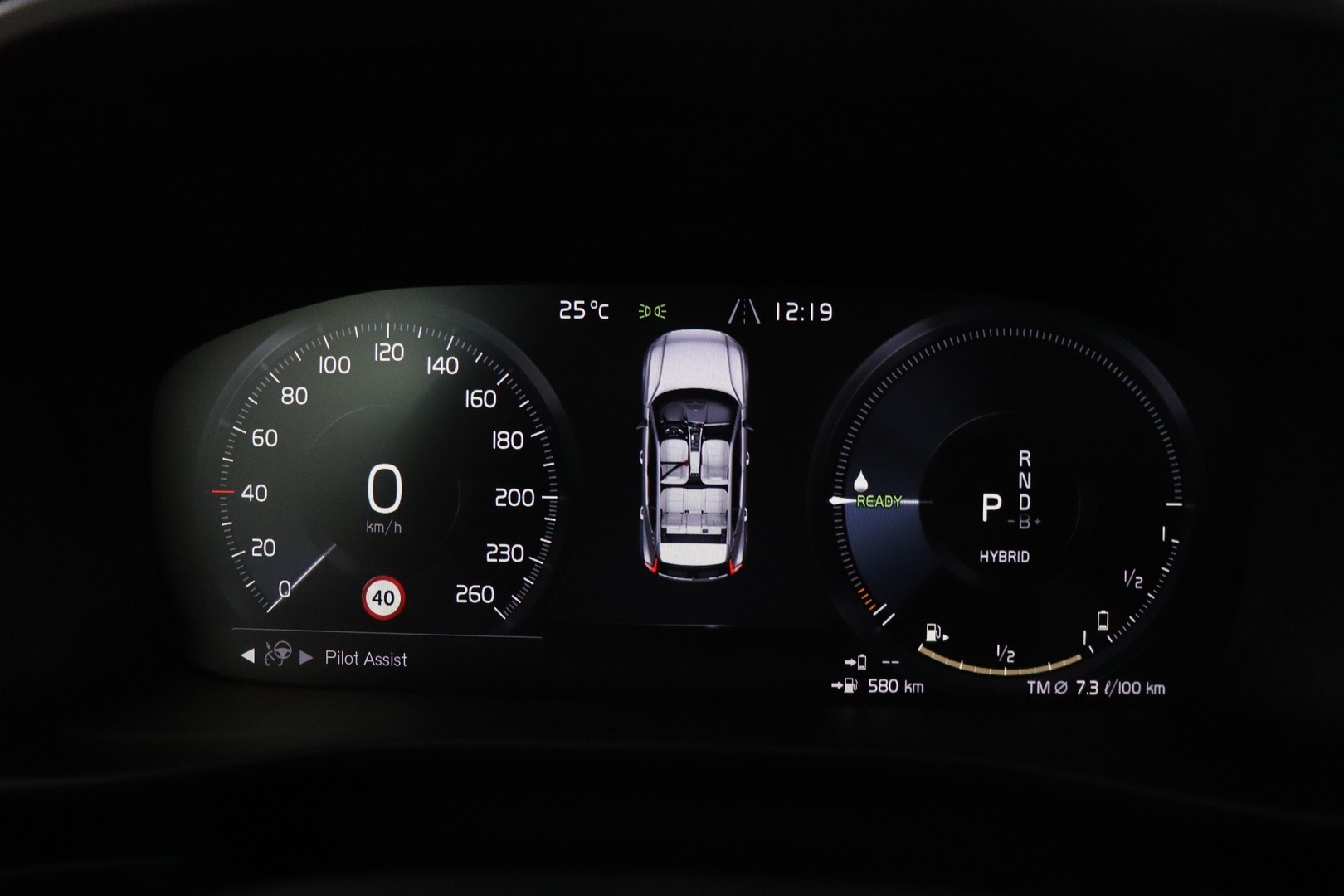 VOLVO XC40 2021