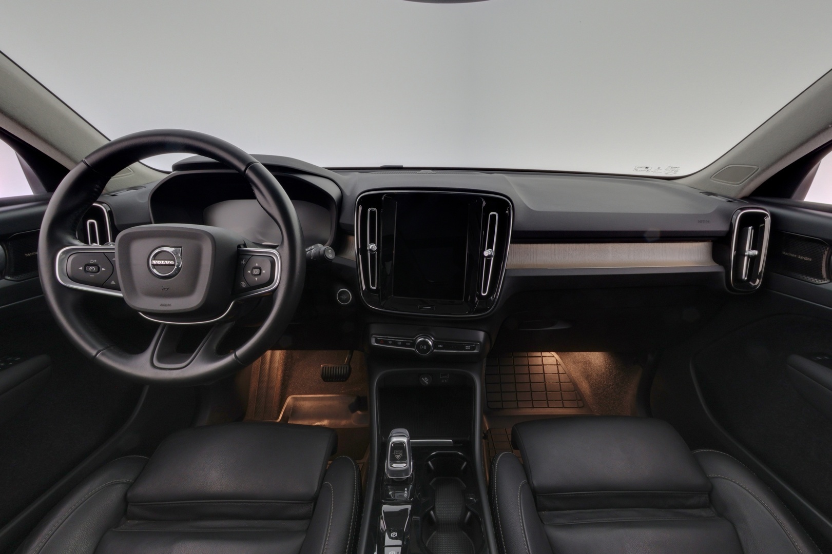 VOLVO XC40 2021