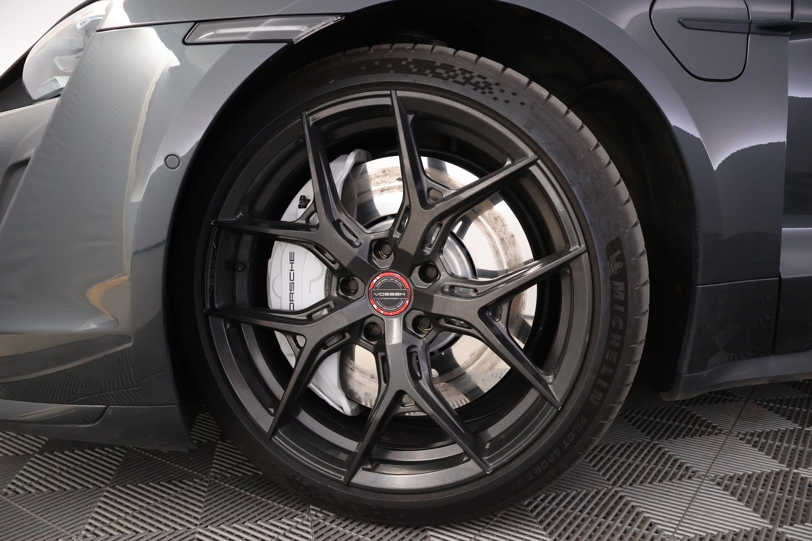 PORSCHE Taycan 2020