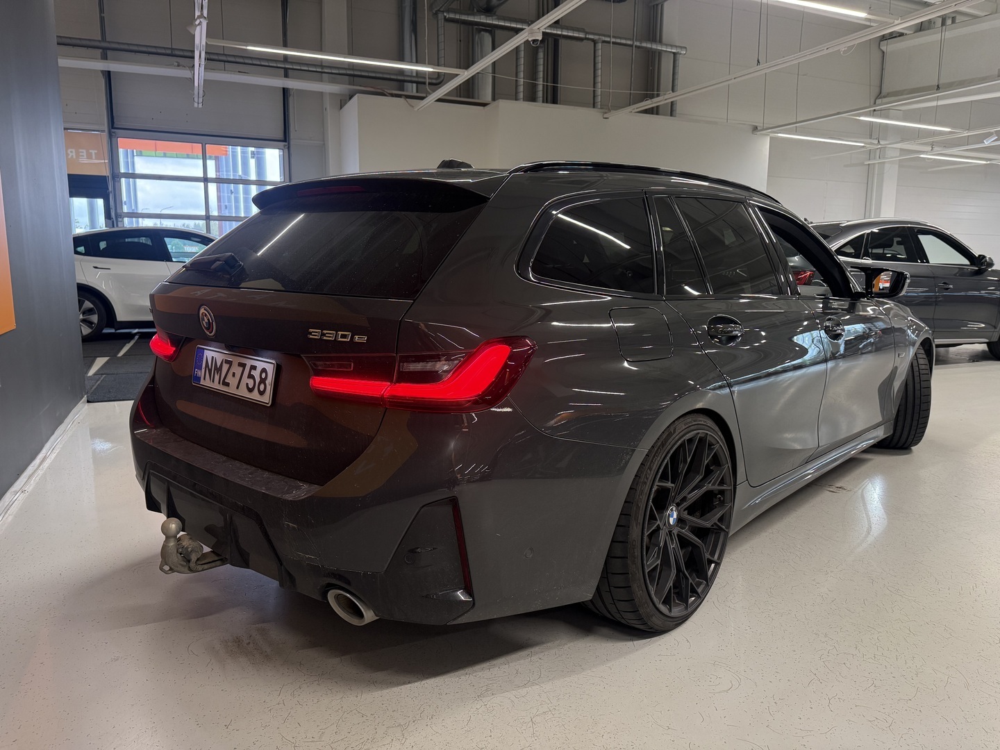 BMW 330 2023