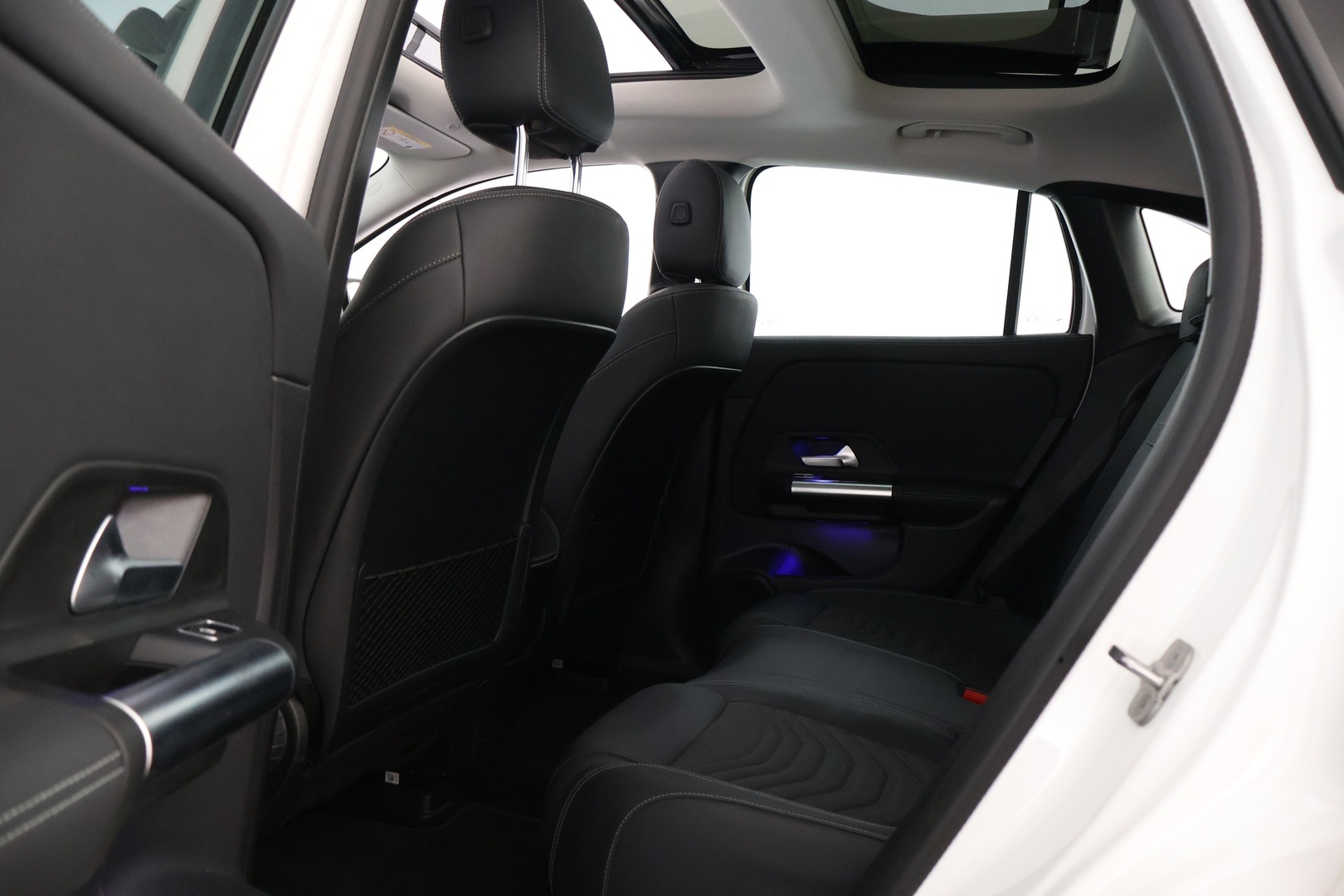 MERCEDES-BENZ EQA 2025