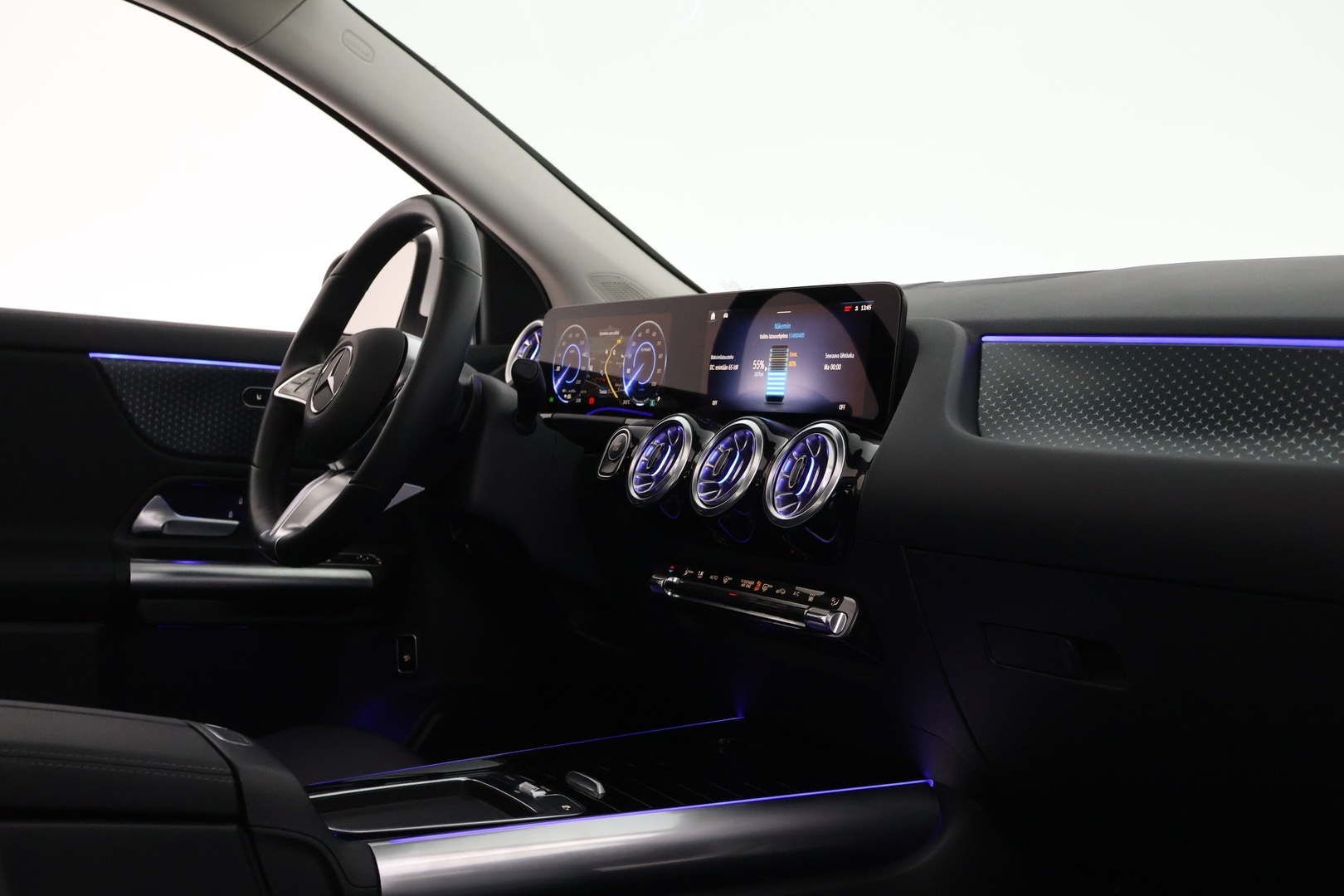 MERCEDES-BENZ EQA 2025