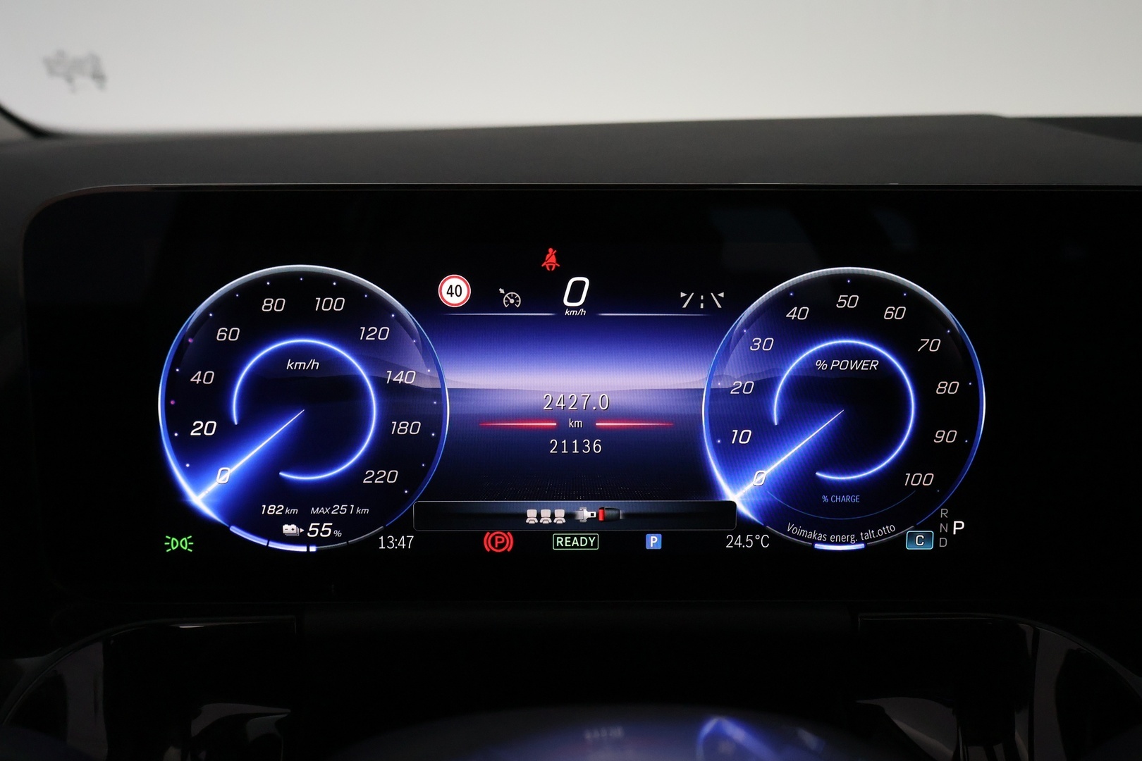 MERCEDES-BENZ EQA 2025