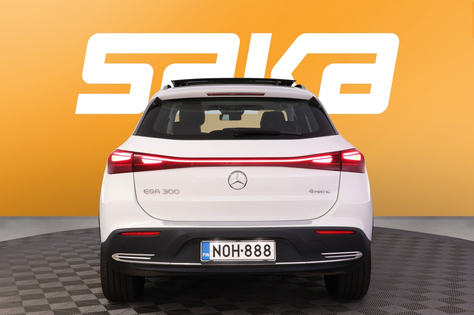 MERCEDES-BENZ EQA 2025