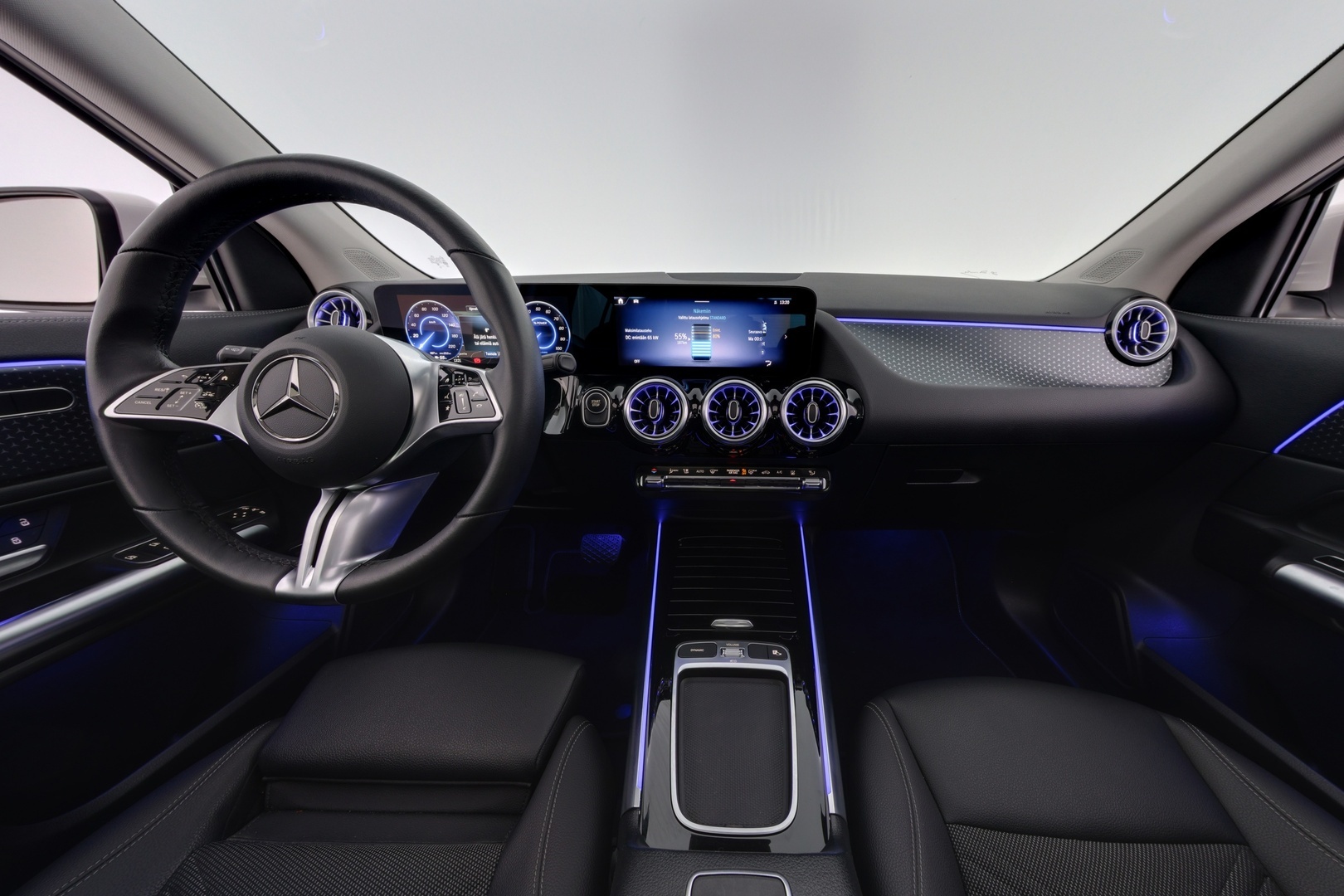 MERCEDES-BENZ EQA 2025