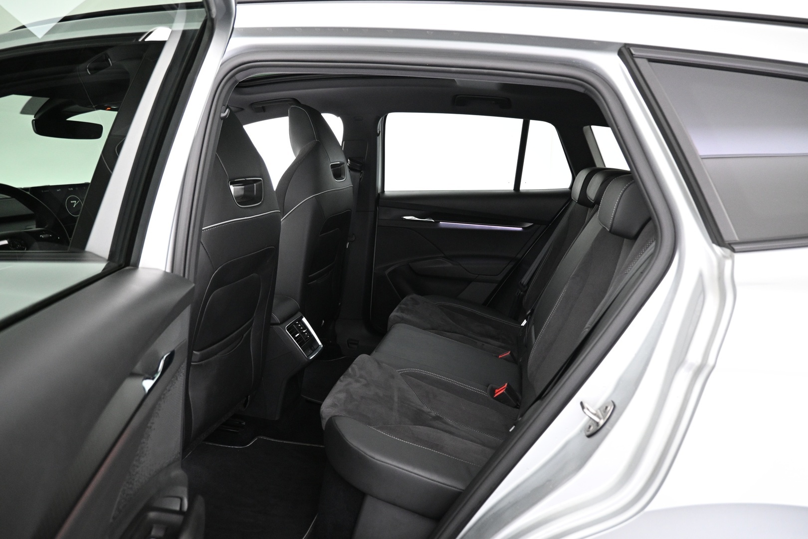 SKODA Enyaq 2023