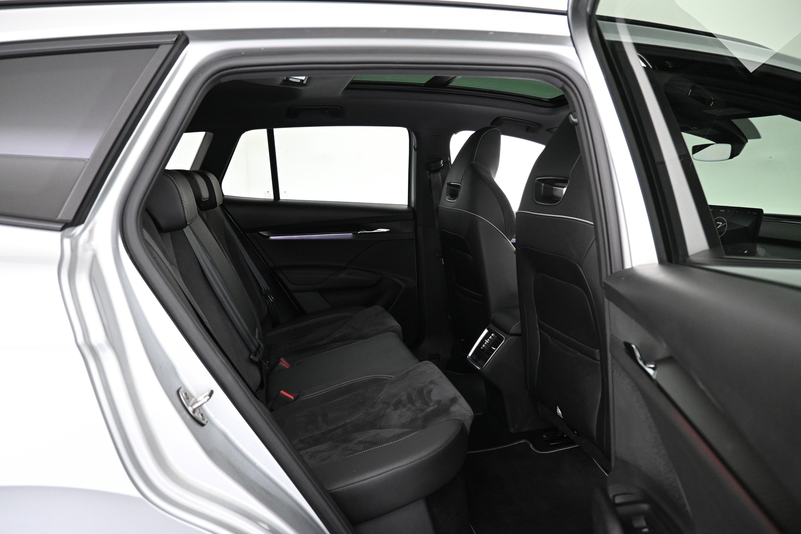 SKODA Enyaq 2023