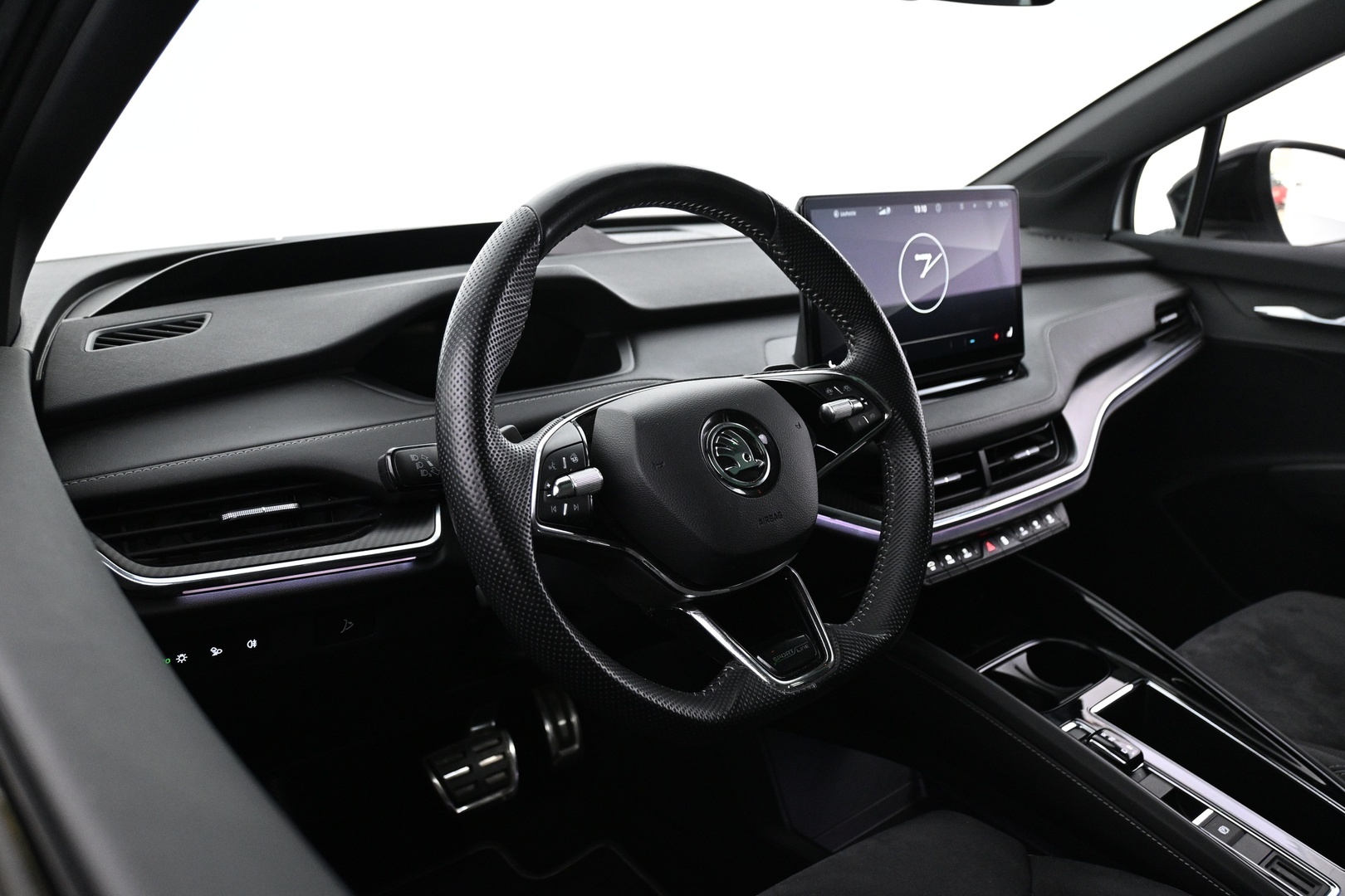 SKODA Enyaq 2023