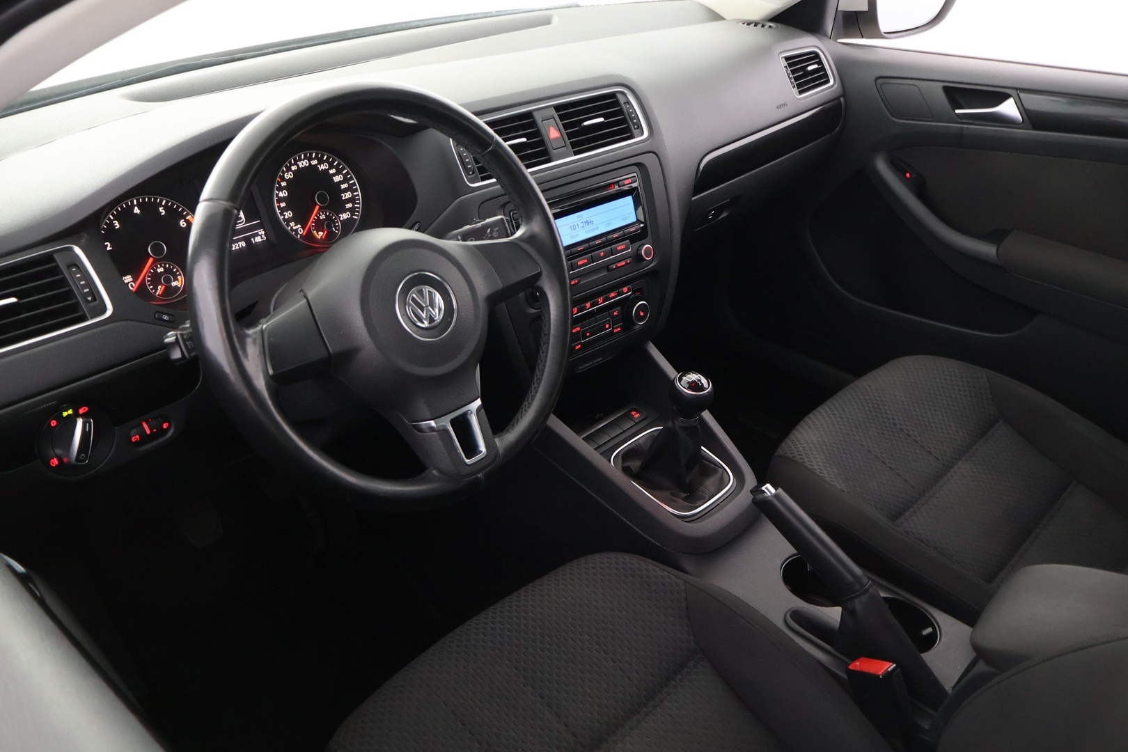 VOLKSWAGEN Jetta 2011