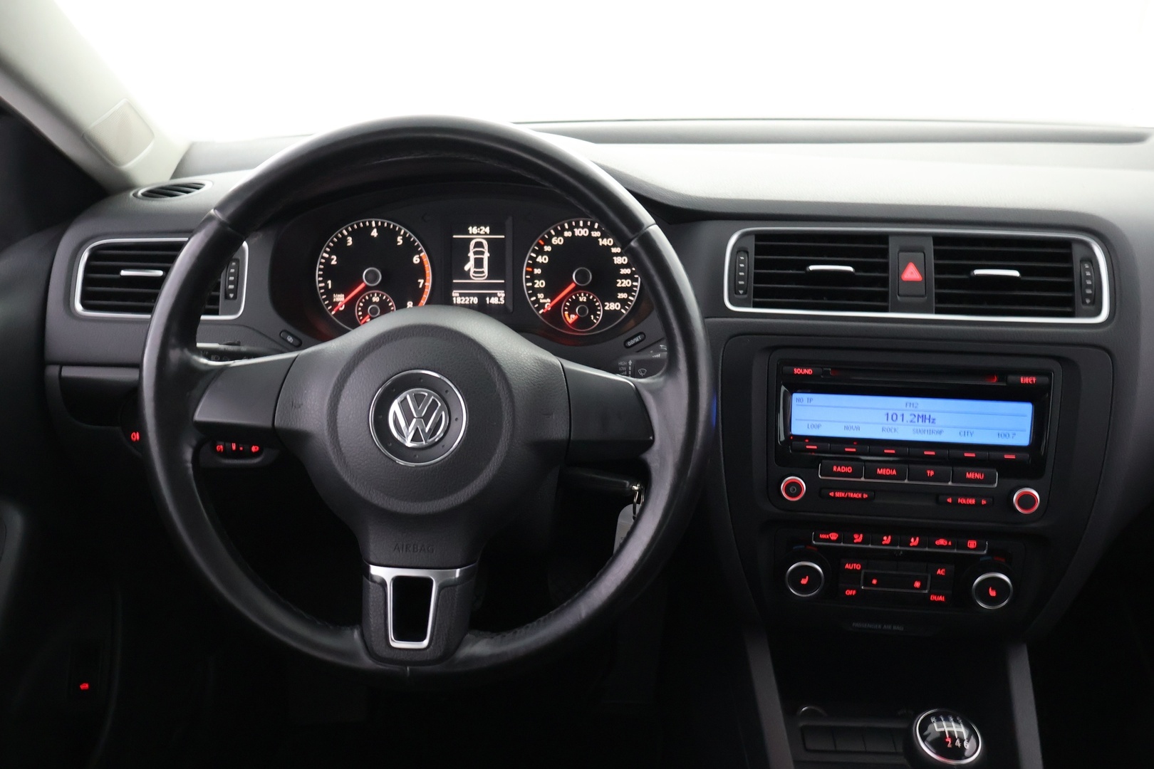 VOLKSWAGEN Jetta 2011