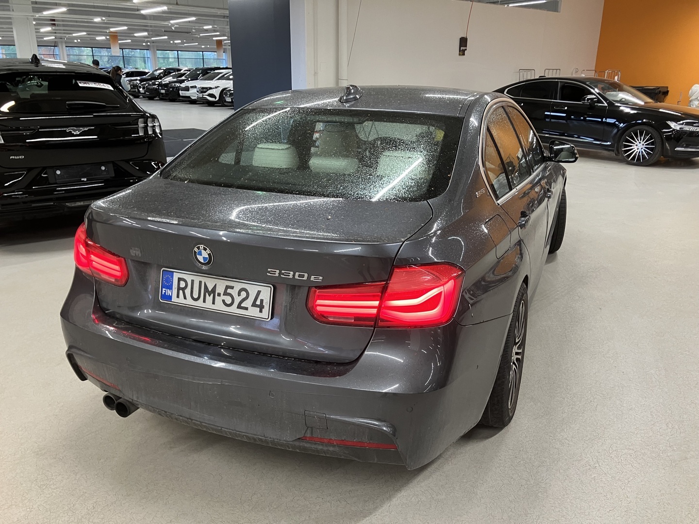 BMW 330 2016
