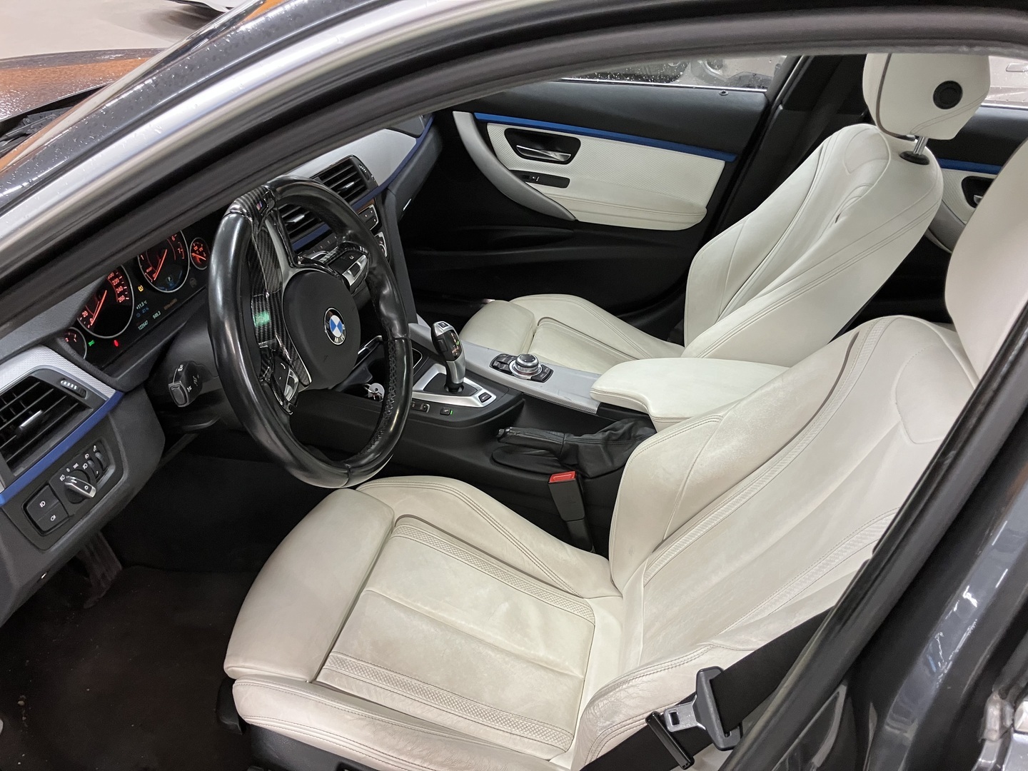 BMW 330 2016