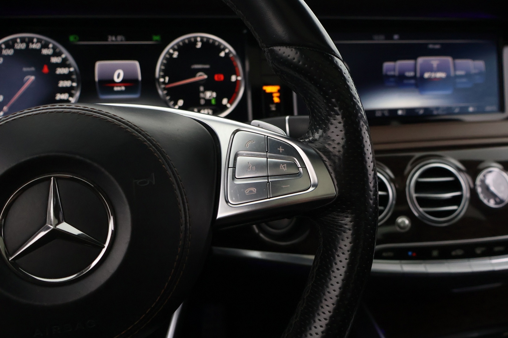 MERCEDES-BENZ S 2015