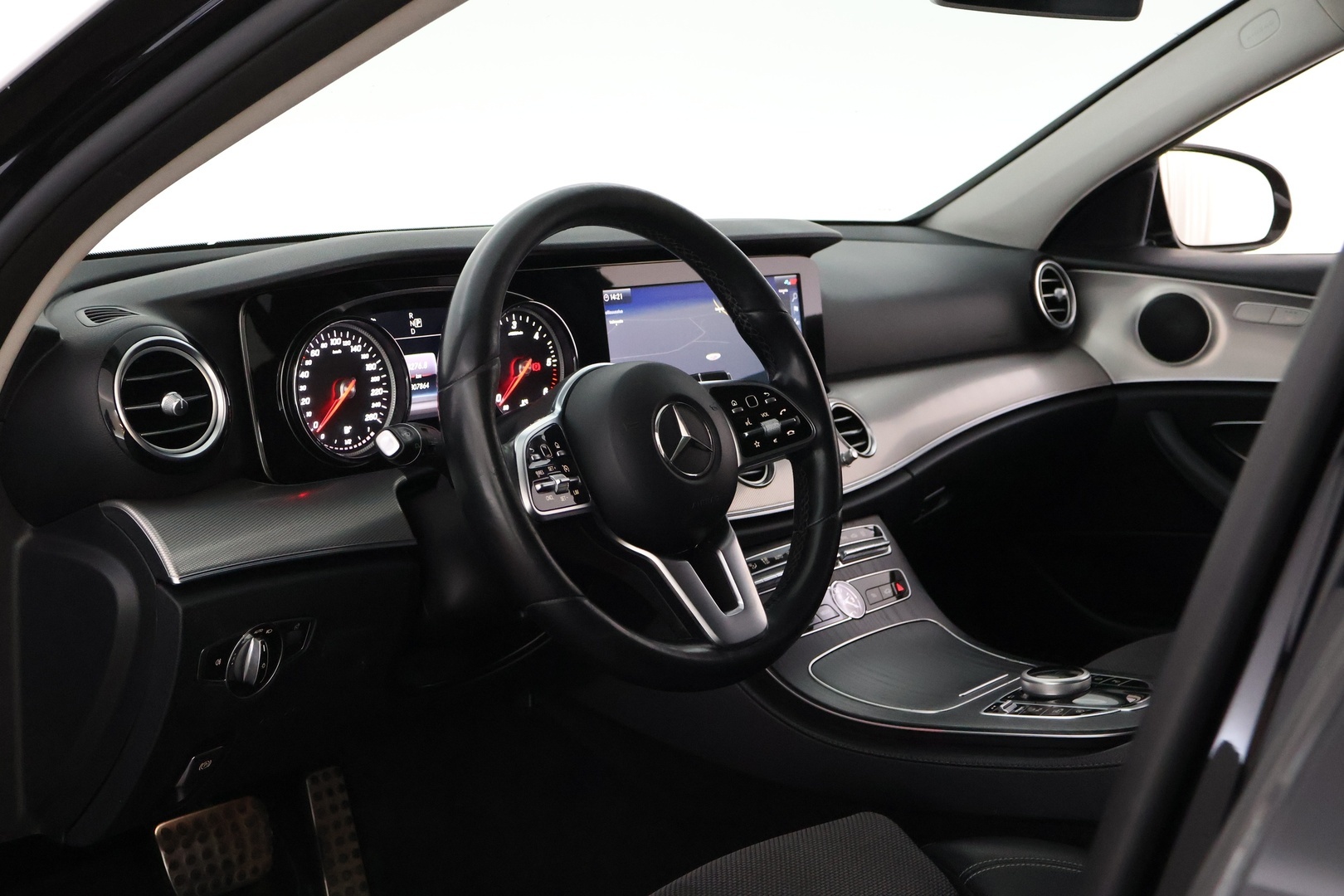 MERCEDES-BENZ E 2019