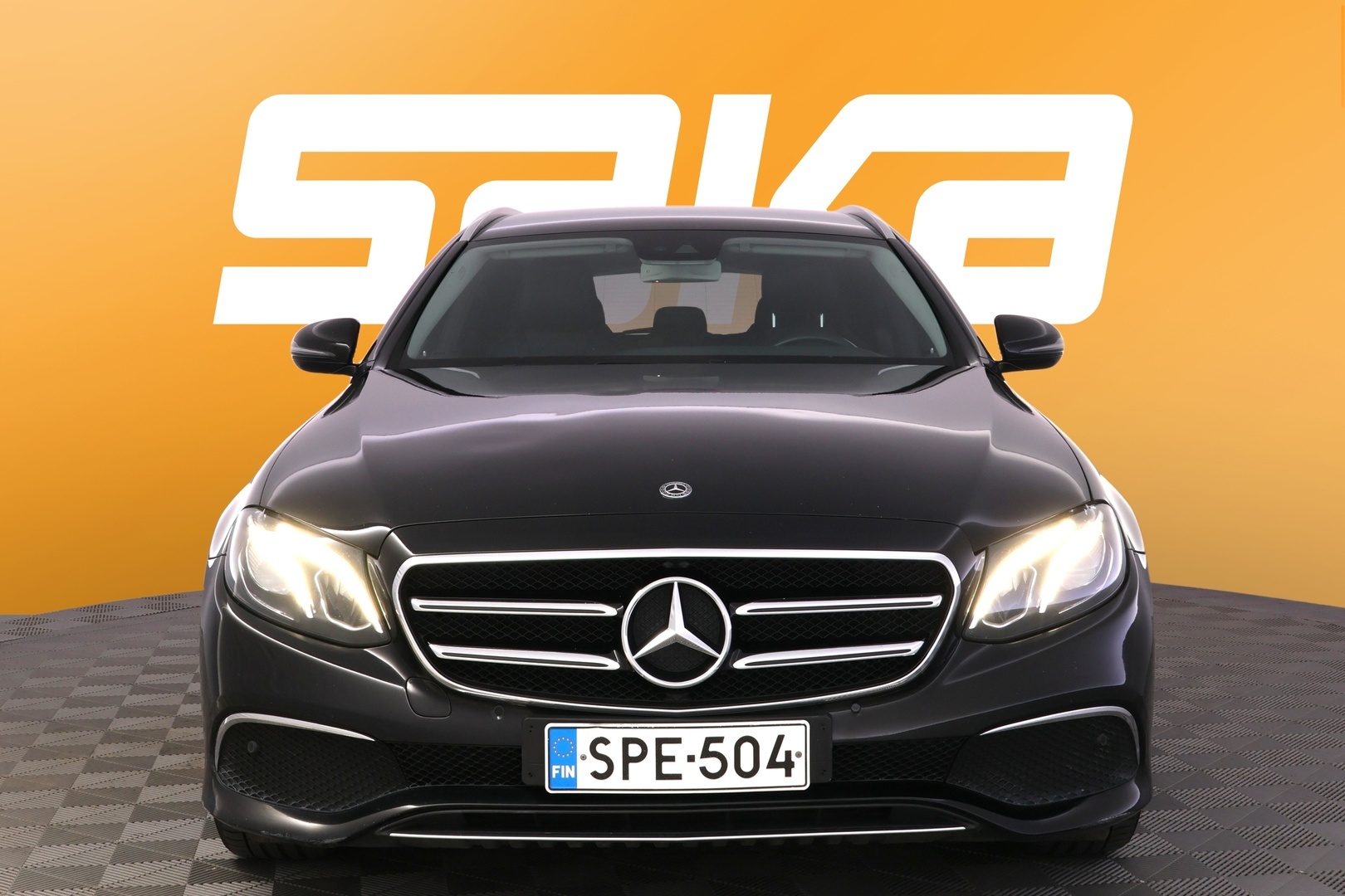 MERCEDES-BENZ E 2019