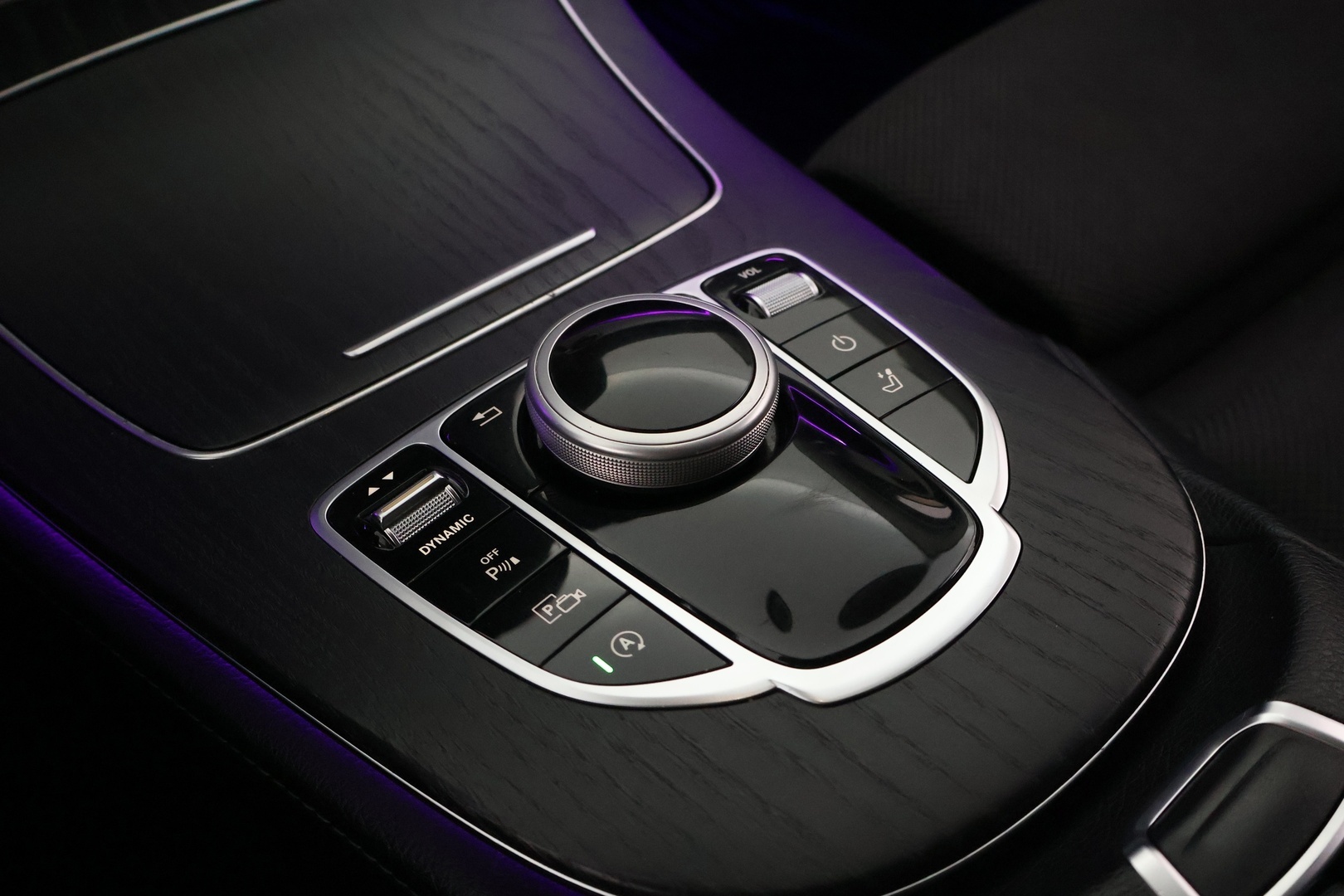 MERCEDES-BENZ E 2019