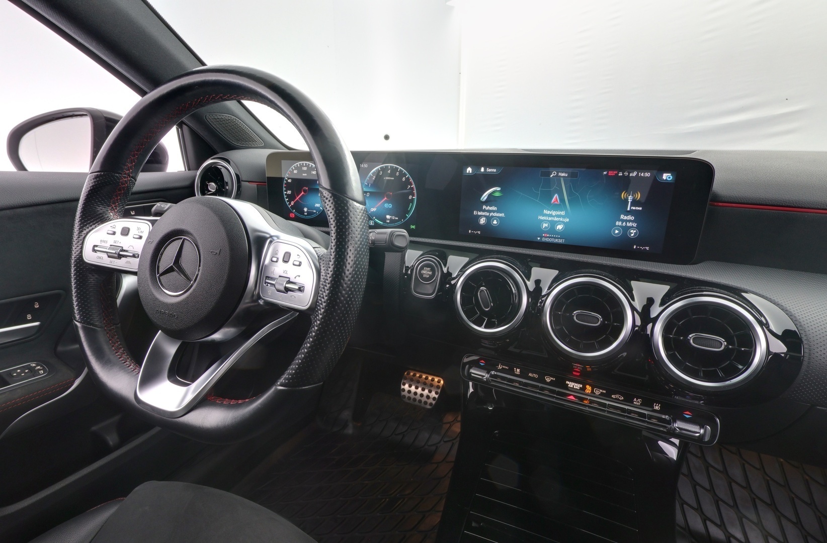 MERCEDES-BENZ A 2021